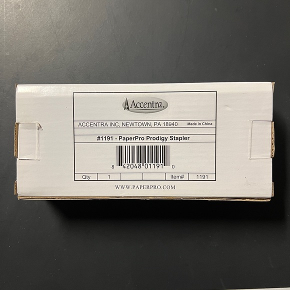 COPY - Paperpro One Finger Stapler - The Prodigy. 25 sheet power. Black/Silver. - Picture 4 of 6